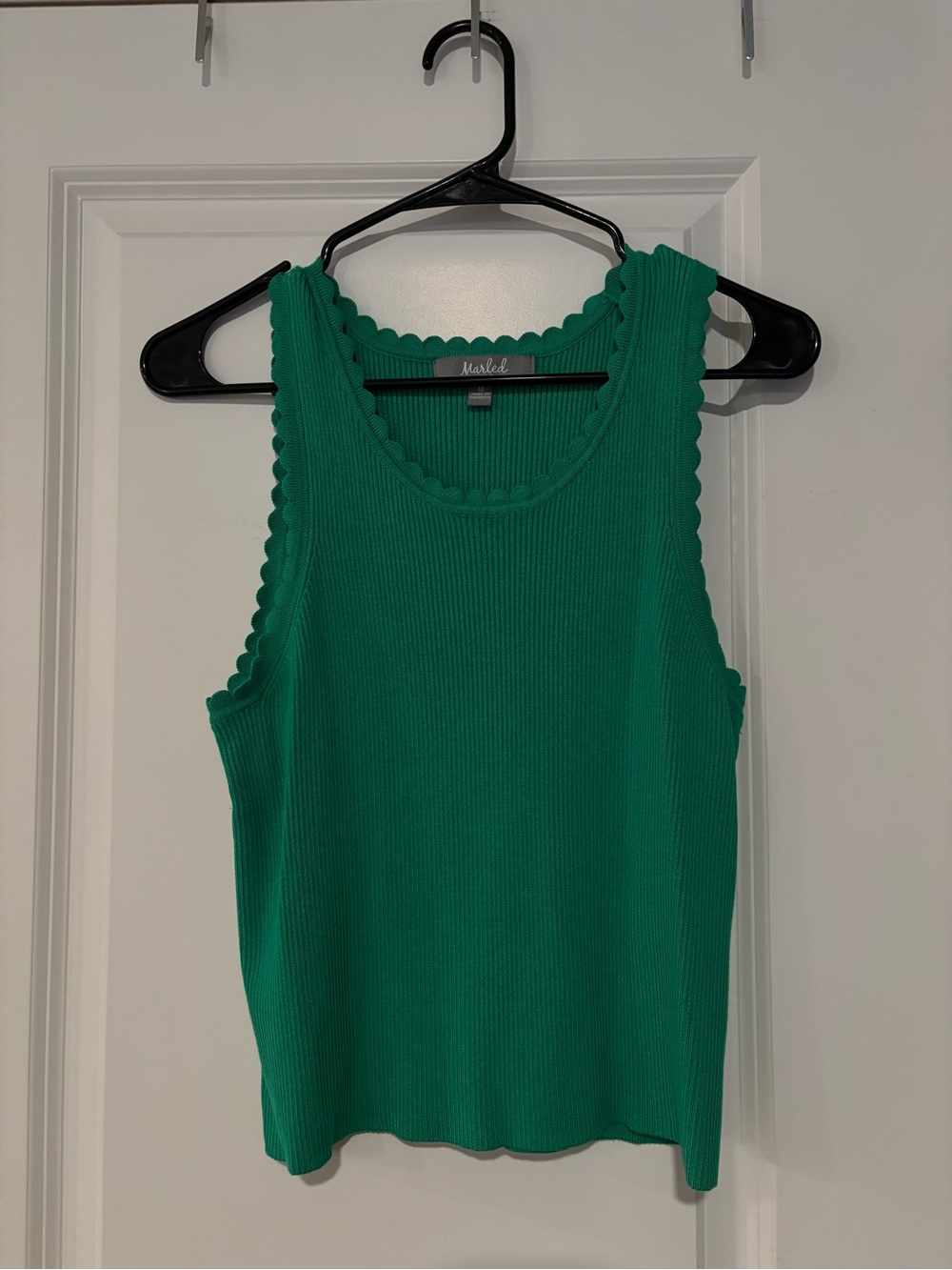 Marled Emerald Ribbed Scallop-Edge Tank